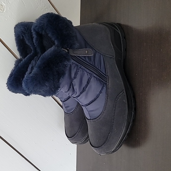 NEW Easy Street Frosty Waterproof Ankle Winter Boots Navy Size 6 Women's Fur - Picture 2 of 9